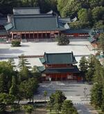 平安神宮、柱や壁の塗装修理へ