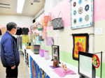 リメーク洋服やかご 多彩“手仕事”一堂に 八田コミセン「趣味の日作品展」