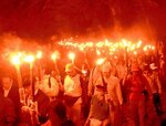 闇夜に浮かぶ「炎の川」 大山で夏山開き前夜祭