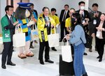 食やアニメに胸弾ませ 米子―台湾便就航 初便乗客を歓迎