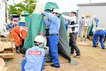 仮設トイレ設置 迅速に “防災拠点”山東と八鹿の道の駅 機材使用方法など訓練