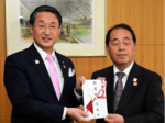 手話フェスの寄付金を贈呈 県、全日本ろうあ連盟に
