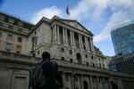 英中銀、4年5カ月ぶり利下げ