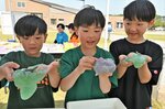 海などテーマに工作や小物販売 かにっこ館でマルシェ