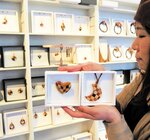 廃材生かし寄せ木細工 日南・白谷工房 鳥取で作品展