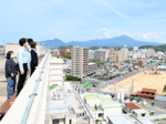 鳥大病院、もっと身近に 院内ツアー 手術ロボや屋上見学