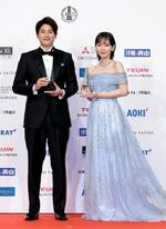 吉岡里帆「雪の結晶のよう」ベストフォーマリスト授賞式に内田篤人と