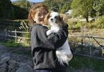 土石流で生き残った「家族の一員」、滞在先見つからず苦心