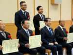 県産業振興功労10人に表彰状 知事、受賞者に謝意