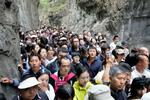 中国連休、出入国28%増