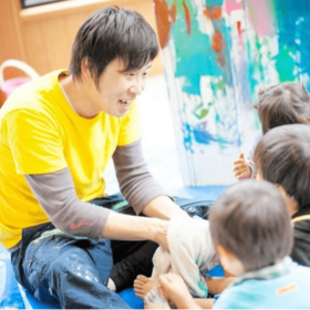 第42回とっとり読書絵てがみ・感想文コンクール インタビュー(6) 浦中 こういちさん 絵本作家
