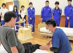 リハビリの現場経験者から学ぶ 境港総合技術高福祉科で特別授業