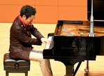 「7本指のピアニスト」西川さん 一音一音 思い込め ゆかりの地で聴衆魅了