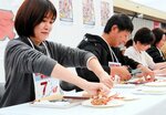 カニ三昧の一日楽しむ 浜坂みなとカニ祭り盛況