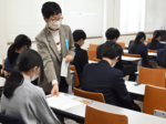 鳥取大、鳥取環境大で試験挑む 国公立大2次試験の前期日程始まる