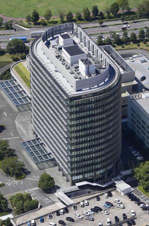 トヨタ、純利益34%減を予想