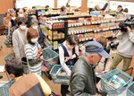 「関金ストア」オープン 地域住民らで店内いっぱいに