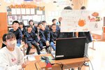 大阪の児童と食で交流 射添小、オンラインでクイズ