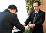 「魅力ある大学に」 環境大新学長 小林氏が就任