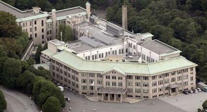 天皇ご一家のお手元金盗む