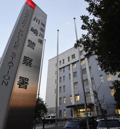 警官居眠り中に署から逃走図る