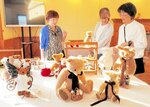 愛らしい表情が訪れる人笑顔に 米子でテディベア作品展