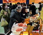 大勢の来店客に笑顔 鳥商デパート大盛況 4年ぶり制限なし