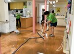 大雨の爪痕あらわ 県東部 浸水や線路砂利流出