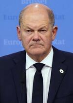 独首相、信任決議案提出