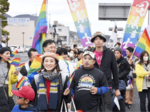 山陰初LGBTパレード 松江「ありのままで」ボード掲げ