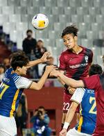 サッカー、神戸が暫定首位浮上