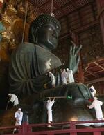奈良の大仏様「お身拭い」