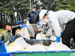 自分たちのまち 美しく 新温泉 一斉清掃で汗流す
