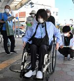 横断歩道や点字ブロック 視覚障害者ら点検 鳥取駅周辺