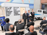 境港総合技術高にキッチンカー 地元企業13社が贈呈