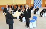 治安維持に貢献、元警察官に勲記 県警本部で危険業務従事者叙勲伝達式