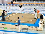 土俵完成、のぼり旗も設置