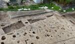 弥生時代の大型建物跡を発掘