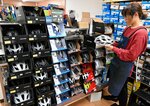 人気ヘルメット 続く品薄 自転車の努力義務 間もなく2カ月 メーカー量産追いつかず