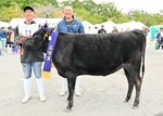 上田さん(村岡)名誉賞3連覇 第106回県畜産共進会 種牛の部