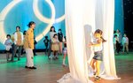 “宇宙の旅”演出体験 ビッグシップ多目的ホール 小中学生、舞台裏楽しむ
