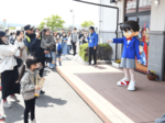 コナン君の誕生日祝う 青山剛昌ふるさと館で記念撮影会