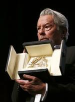 仏俳優、アラン・ドロンさん死去