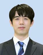 藤井聡太、4連覇へ白星発進