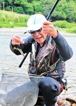 天然アユ遡上順調 矢田川 漁解禁前、漁協が試し釣り