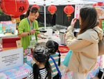 お出かけ日和に絶品グルメ堪能 打吹回廊でマルシェ