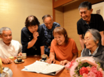 60年ぶり 感無量 恩師と教え子再会 旧三朝南小大谷分校 ミニ同窓会