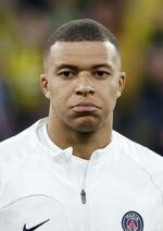 サッカーのエムバペが左脚負傷