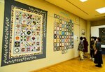 多彩なキルト作品並ぶ 伯耆しあわせの郷 パッチワーク教室展