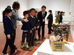 【ウェブ早出し】「アートで学び」県美でスタート 琴浦・聖郷小4年生児童じっくり初鑑賞 本年度111校対象に実施